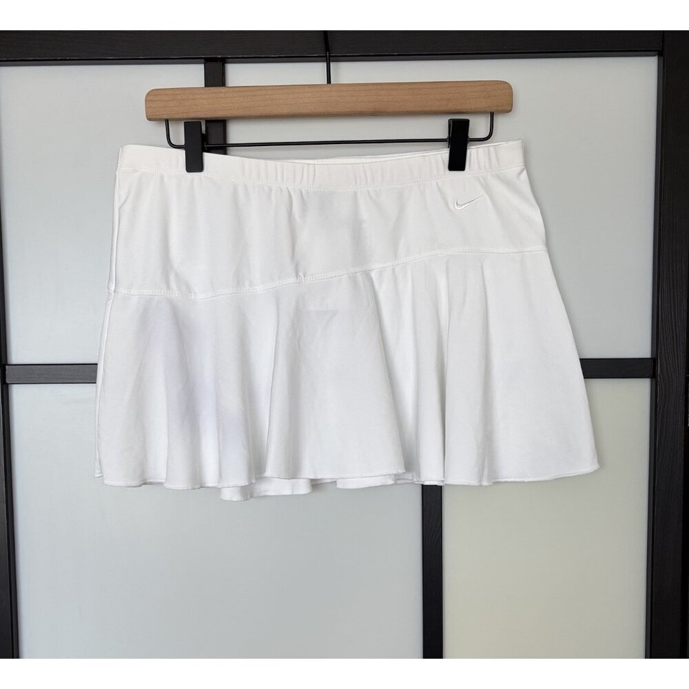 Nike Skirt White Women’s M Pickleball Tennis Preppy Y2K Athleisure Gym NWT